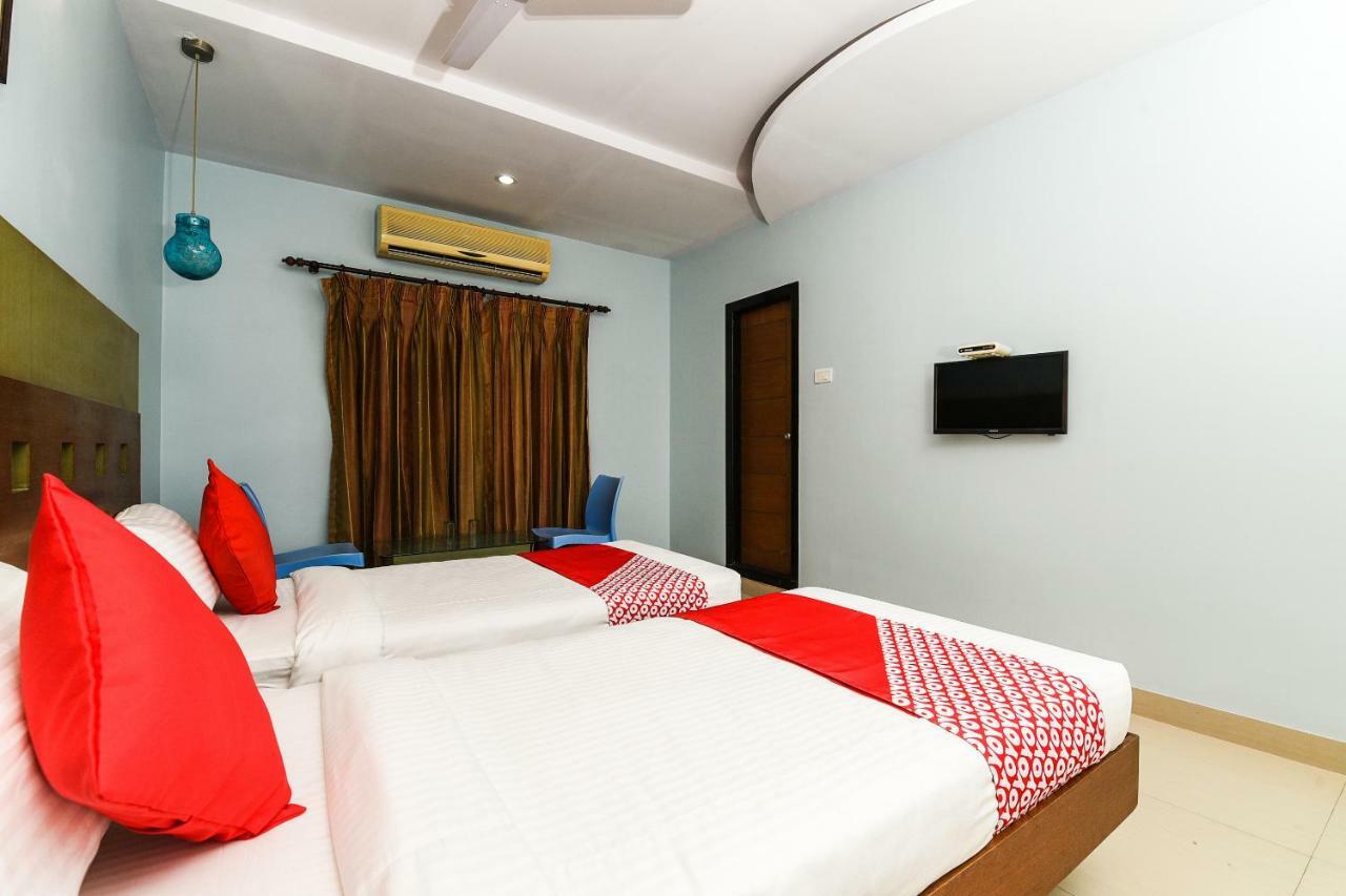 Balaji Grand Hotel Kākināda Eksteriør billede