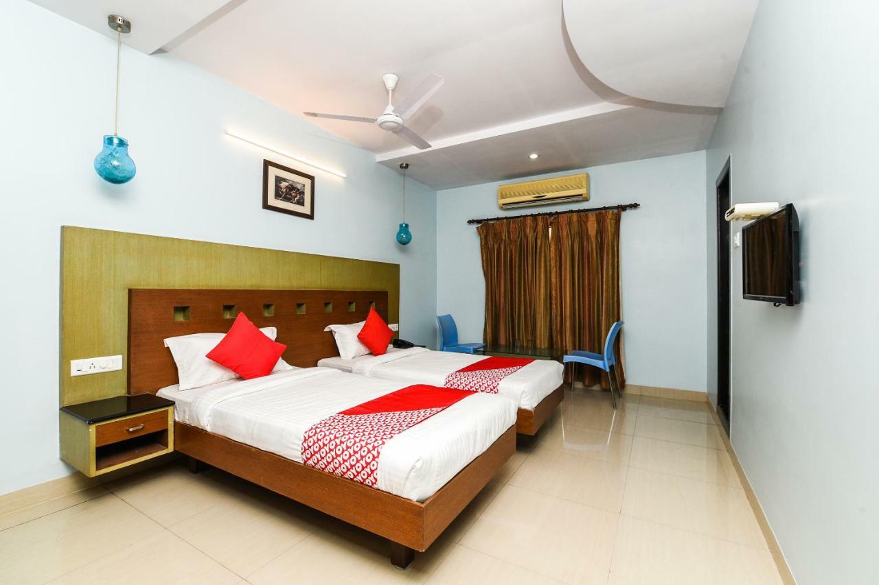 Balaji Grand Hotel Kākināda Eksteriør billede