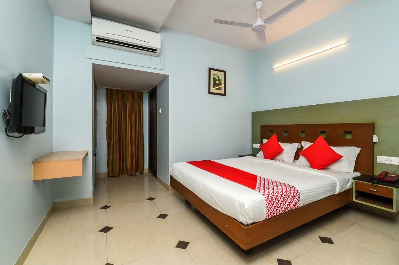 Balaji Grand Hotel Kākināda Eksteriør billede