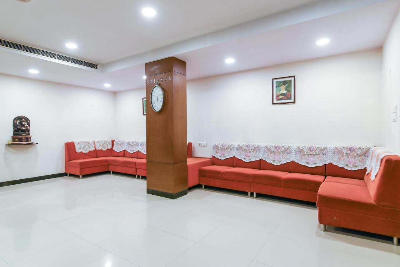 Balaji Grand Hotel Kākināda Eksteriør billede
