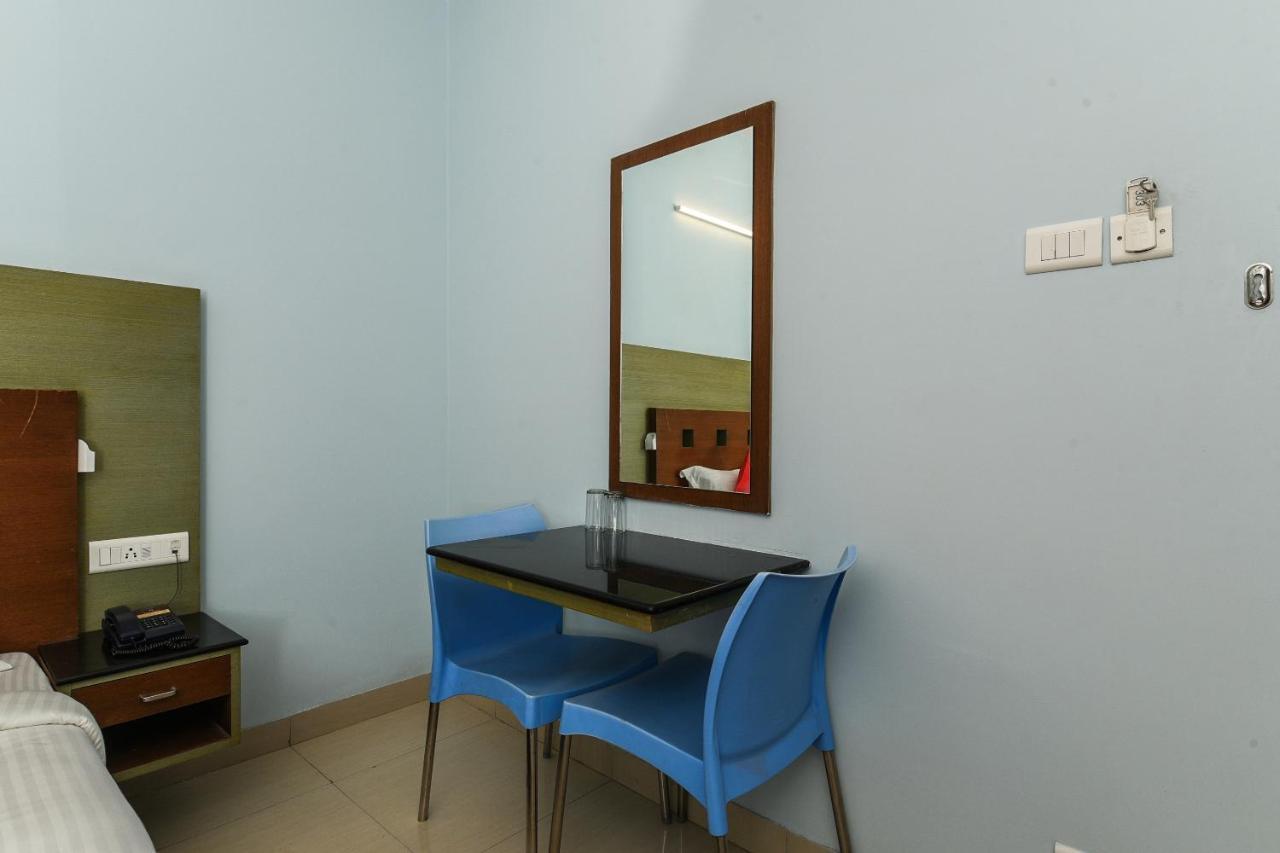 Balaji Grand Hotel Kākināda Eksteriør billede